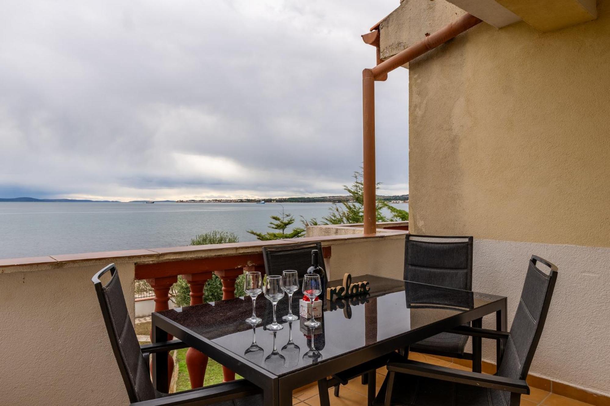 Apartments Strand Vir Exterior photo